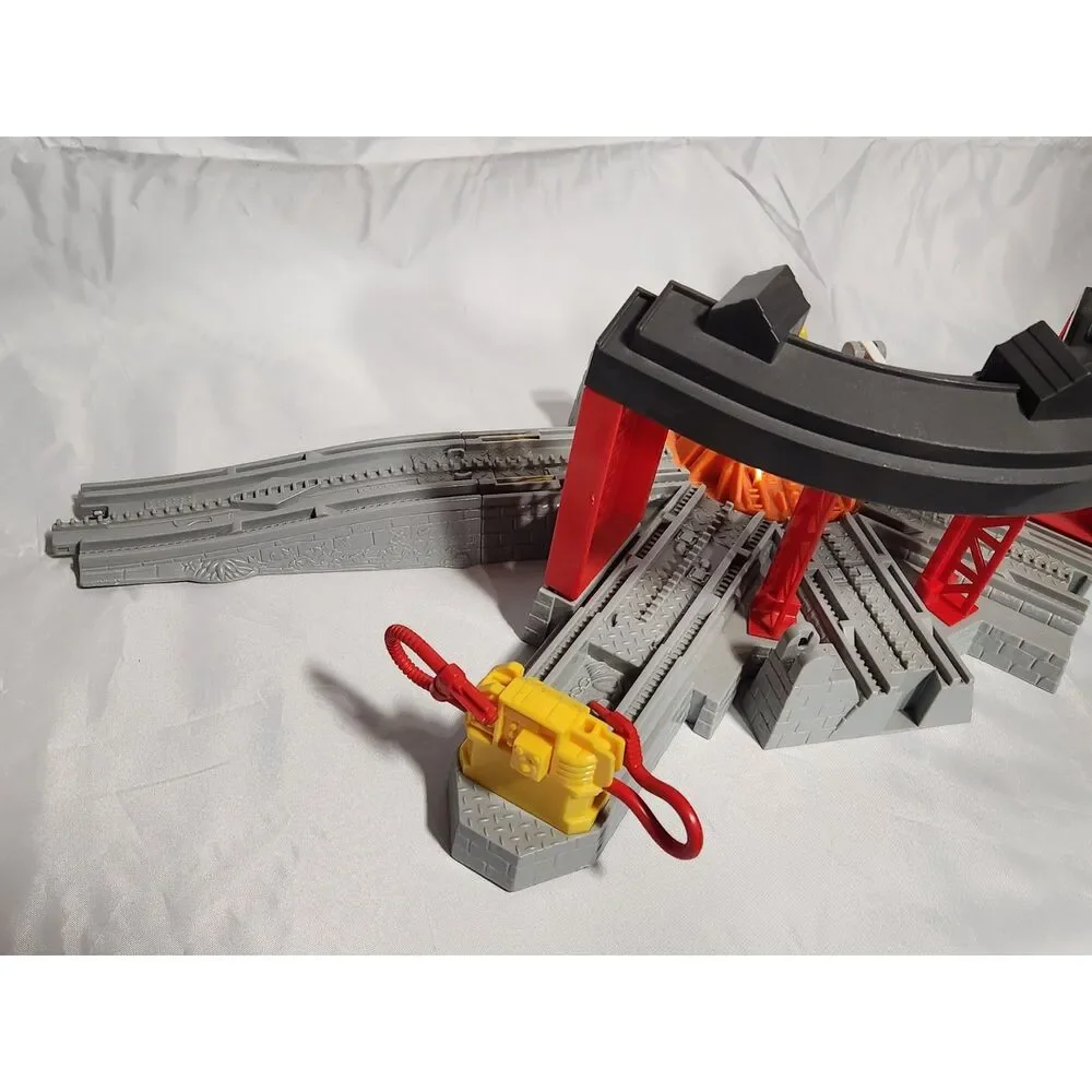 Fisher-Price GeoTrax Station – Vintage Toy Train Set Accessory
